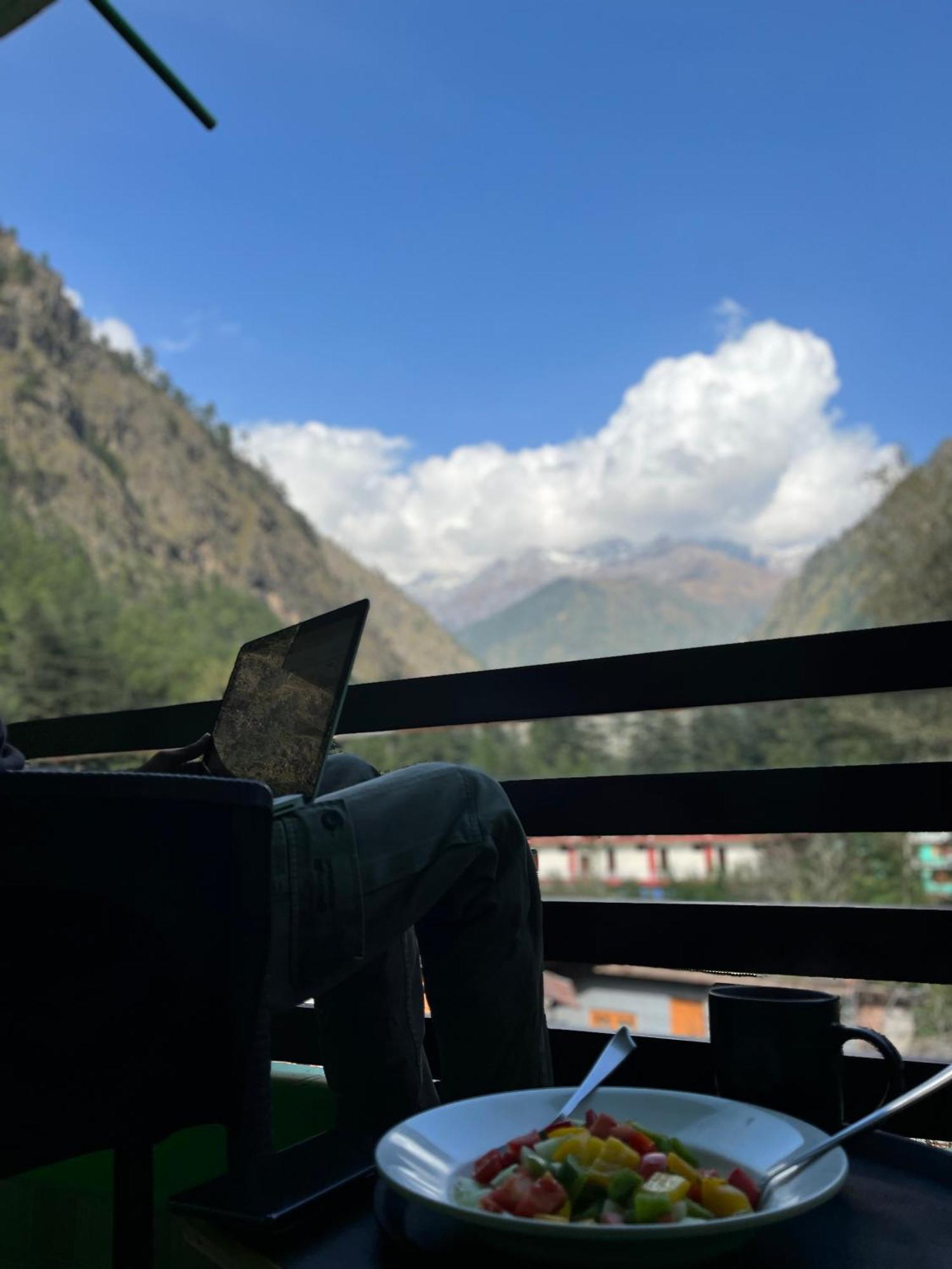 The Royal Orchard Kasol Hotell Eksteriør bilde