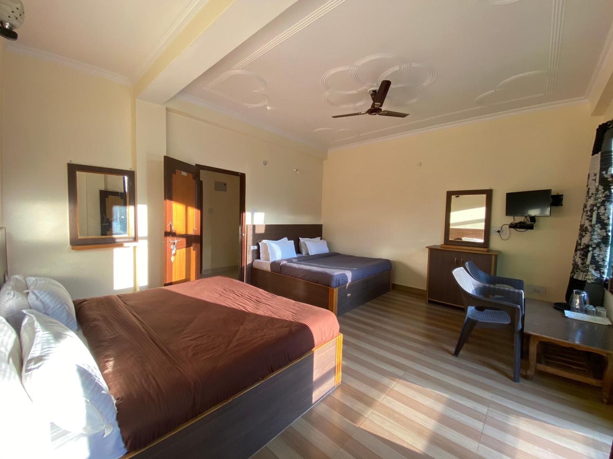 The Royal Orchard Kasol Hotell Eksteriør bilde
