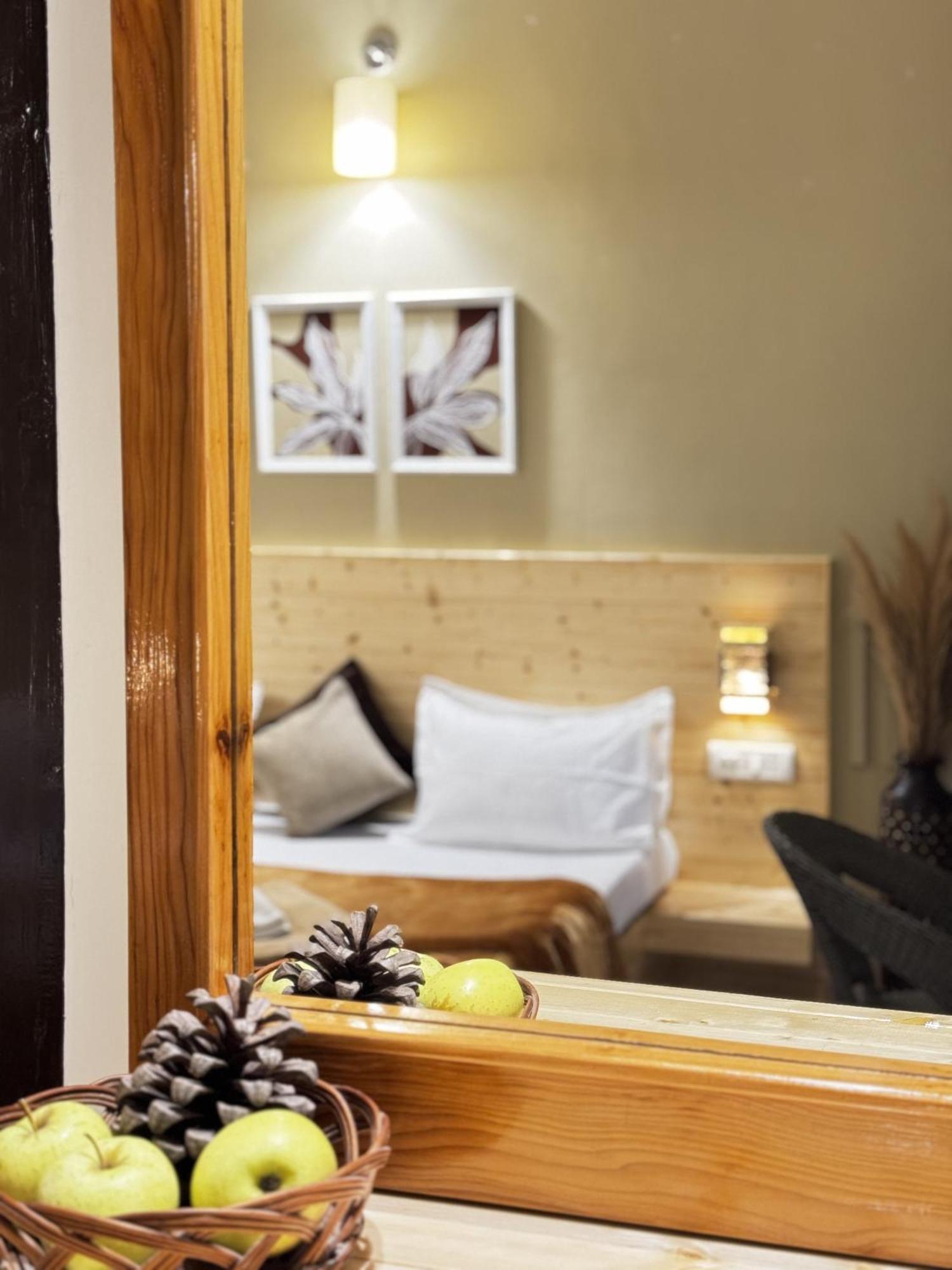 The Royal Orchard Kasol Hotell Eksteriør bilde