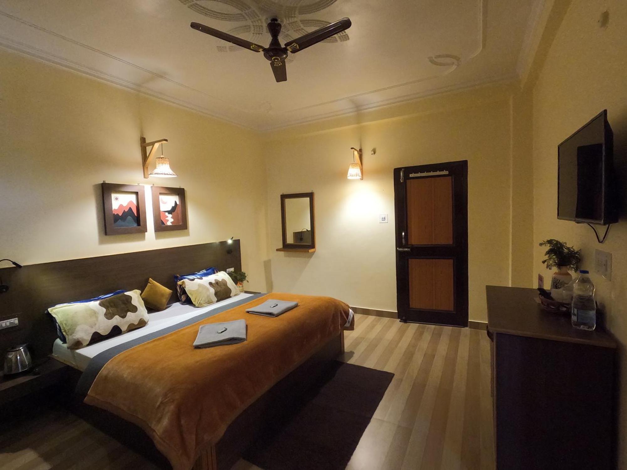 The Royal Orchard Kasol Hotell Eksteriør bilde