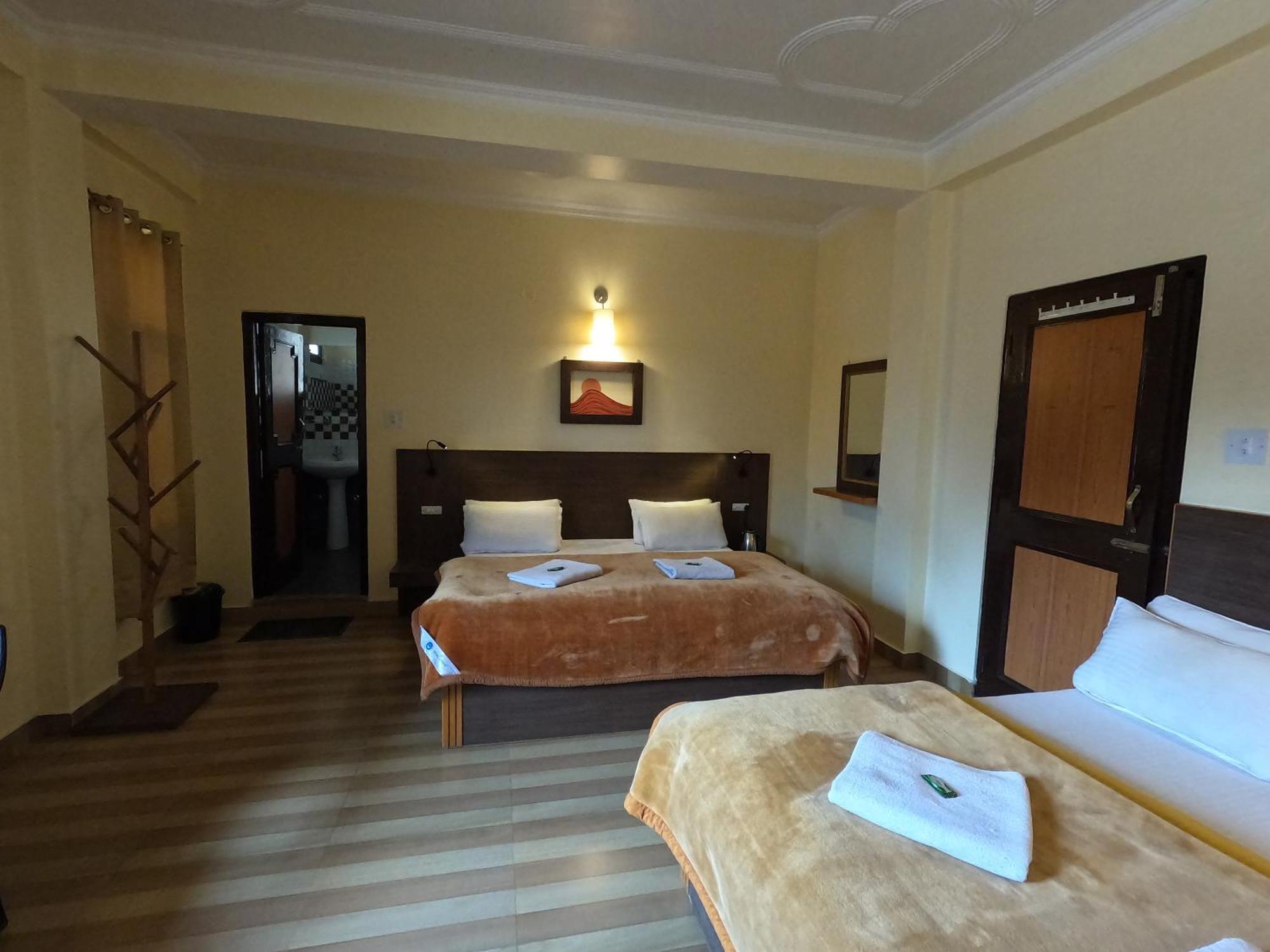 The Royal Orchard Kasol Hotell Eksteriør bilde