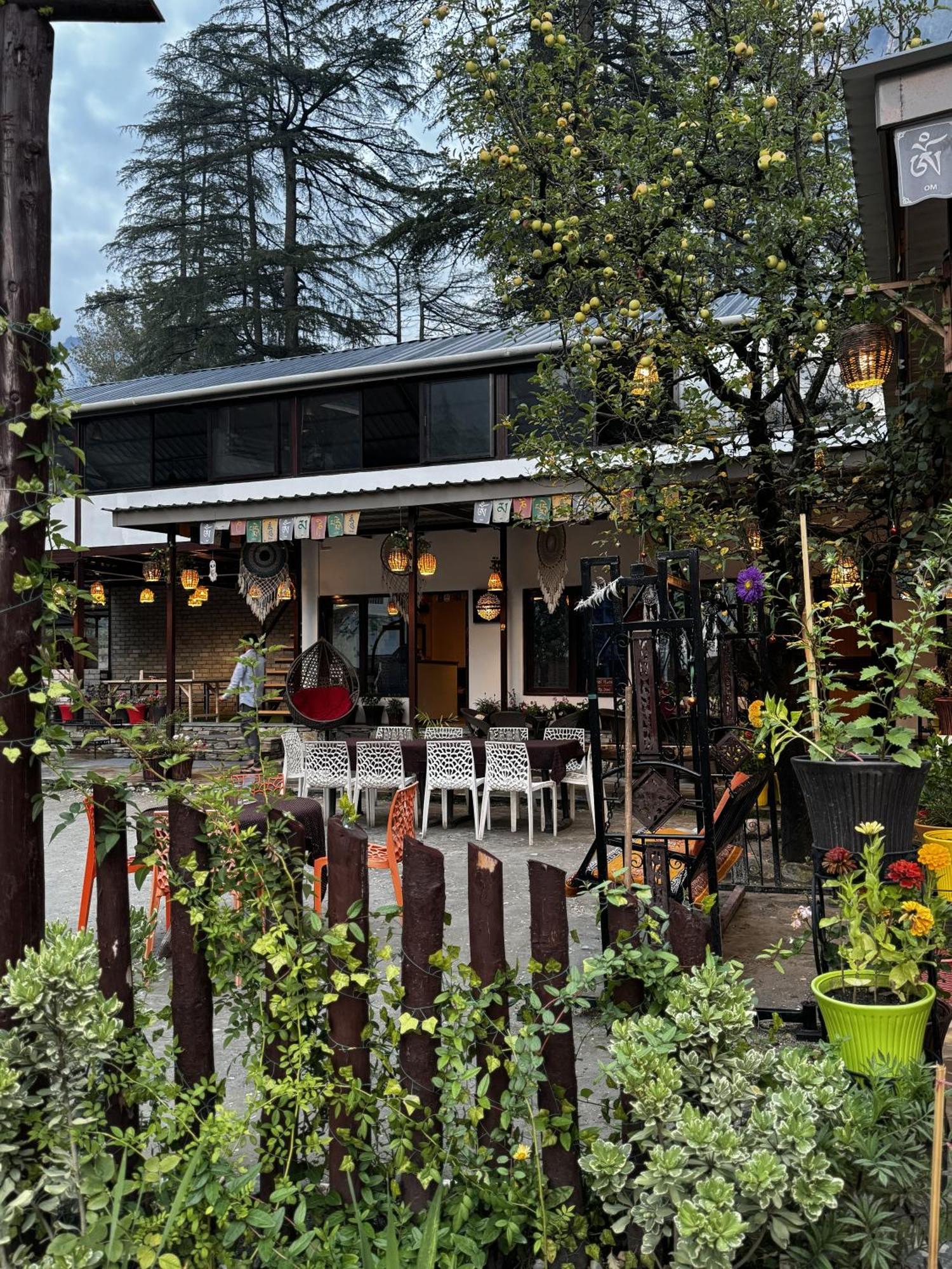 The Royal Orchard Kasol Hotell Eksteriør bilde