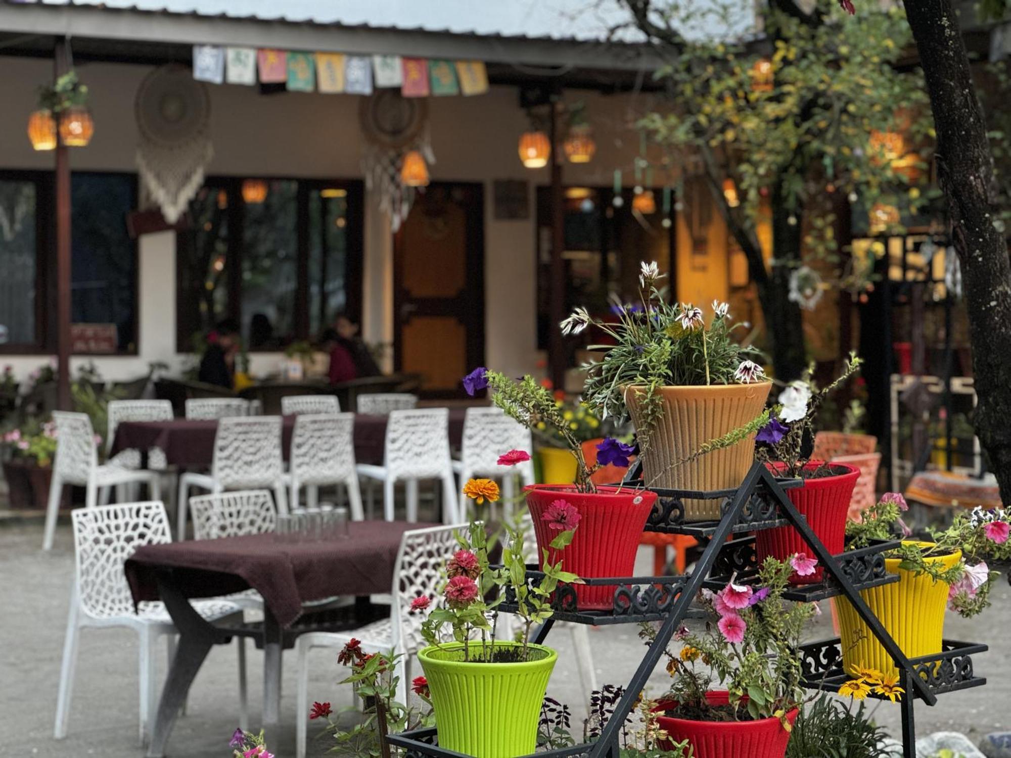 The Royal Orchard Kasol Hotell Eksteriør bilde