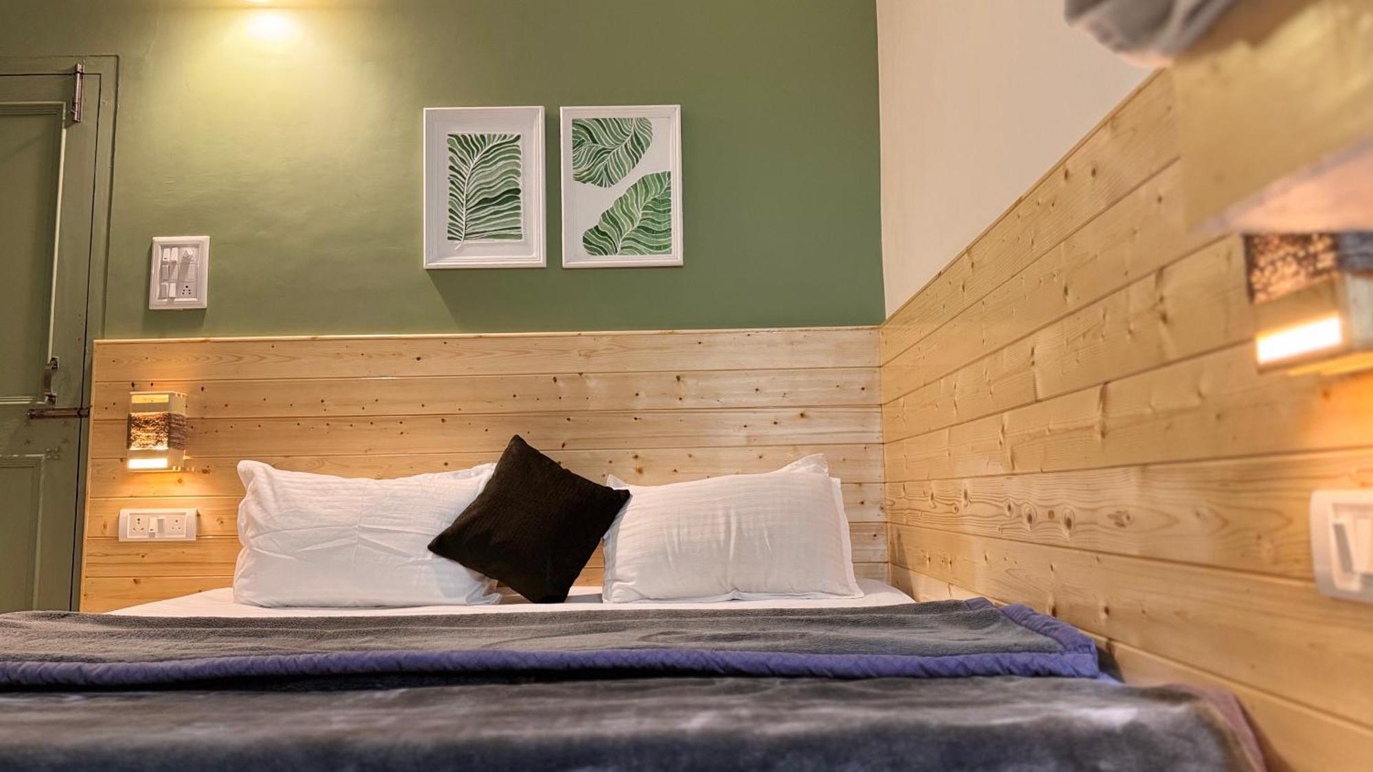 The Royal Orchard Kasol Hotell Eksteriør bilde